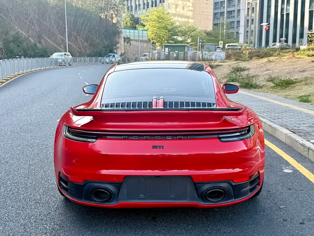 PORSCHE 911