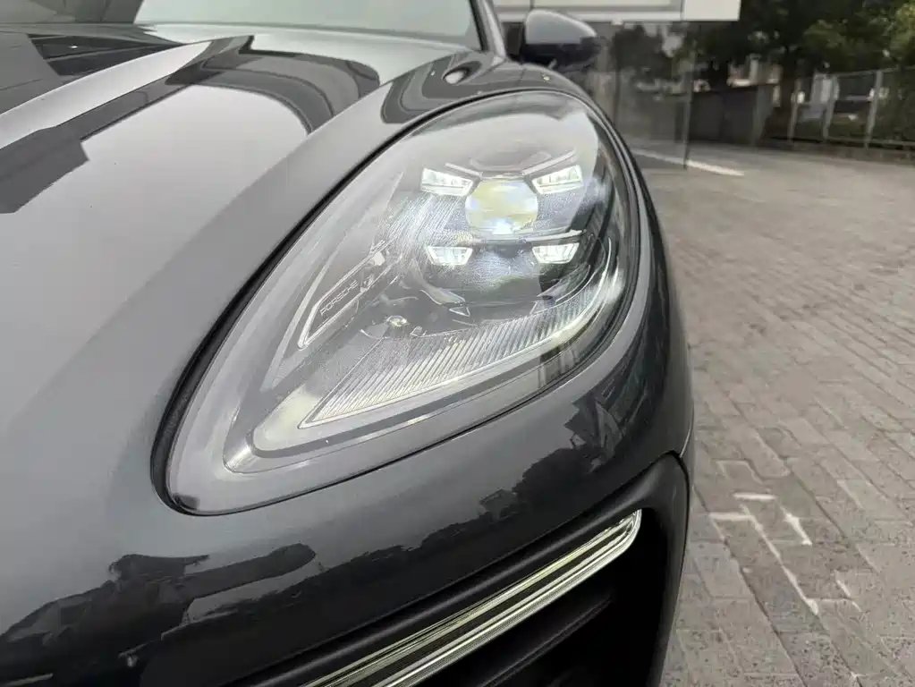 Porsche Macan — миниатюра 7