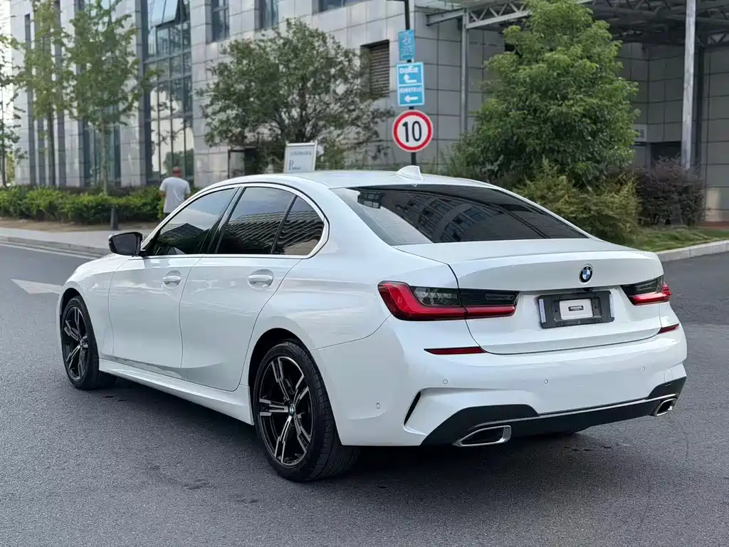 BMW 3 Series — миниатюра 13