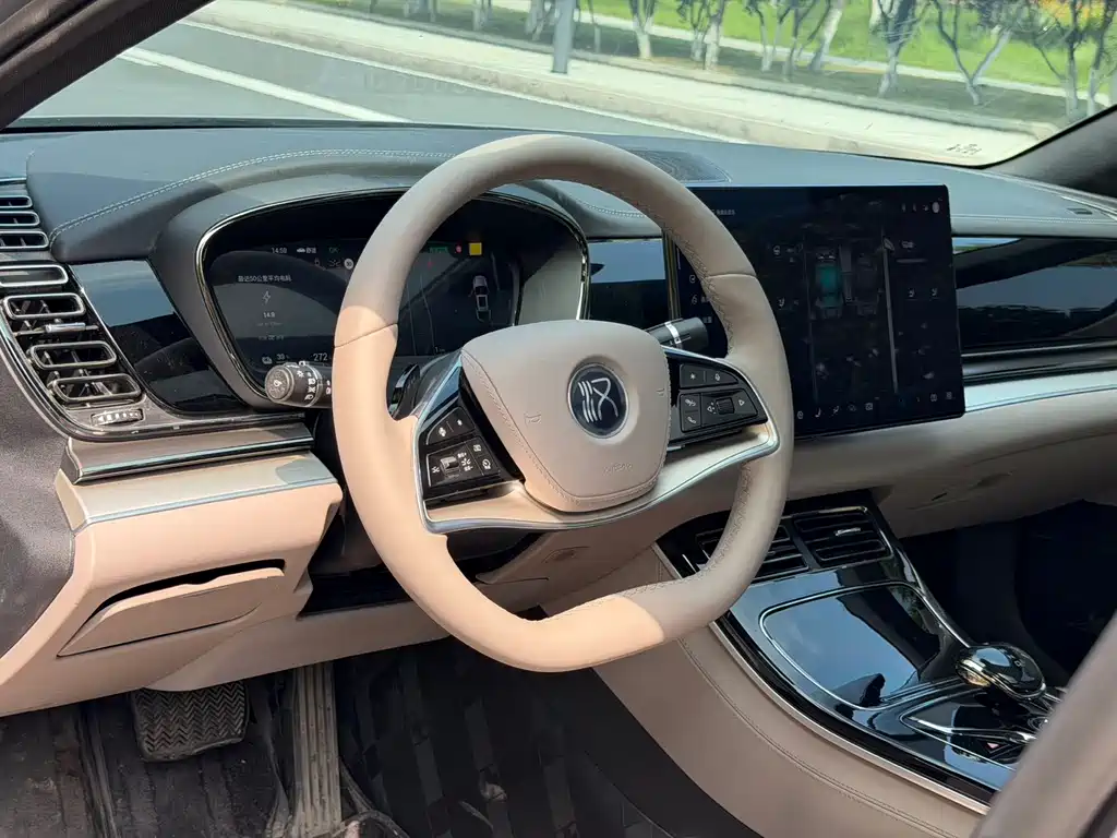BYD Han 2025 EV Smart Drive 701KM