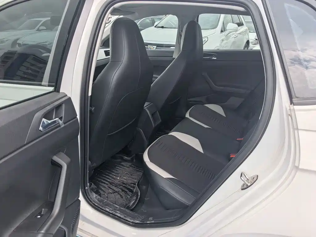 Volkswagen Polo — миниатюра 7