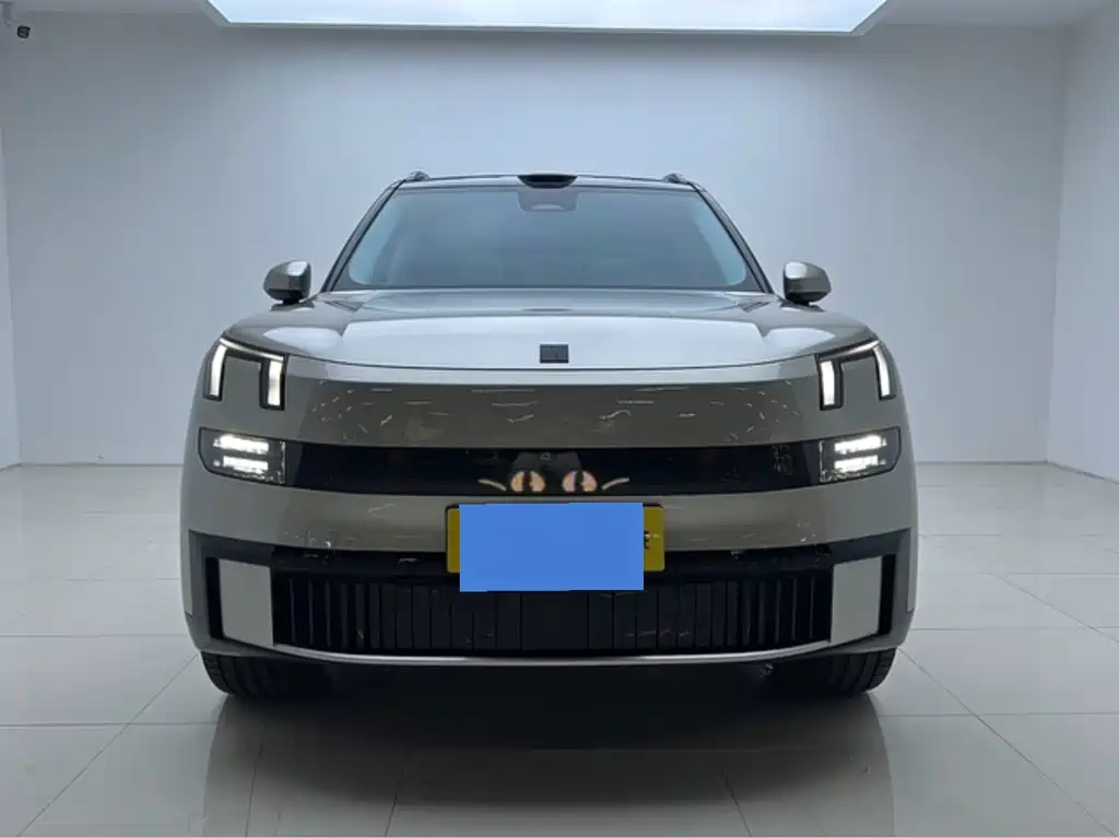 Lynk & Co 900 — миниатюра 2