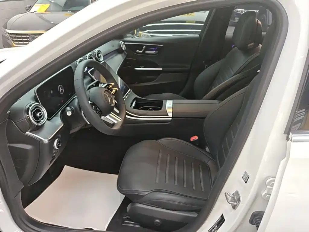Mercedes-Benz C-Class — миниатюра 15