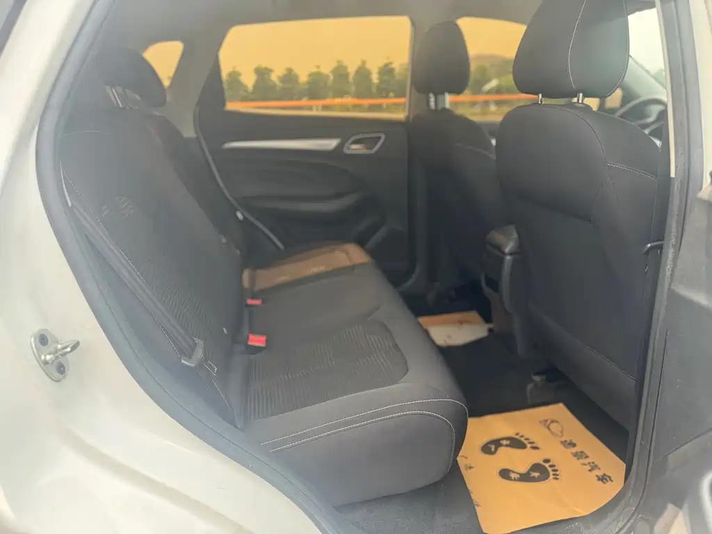 Roewe RX3 — миниатюра 15