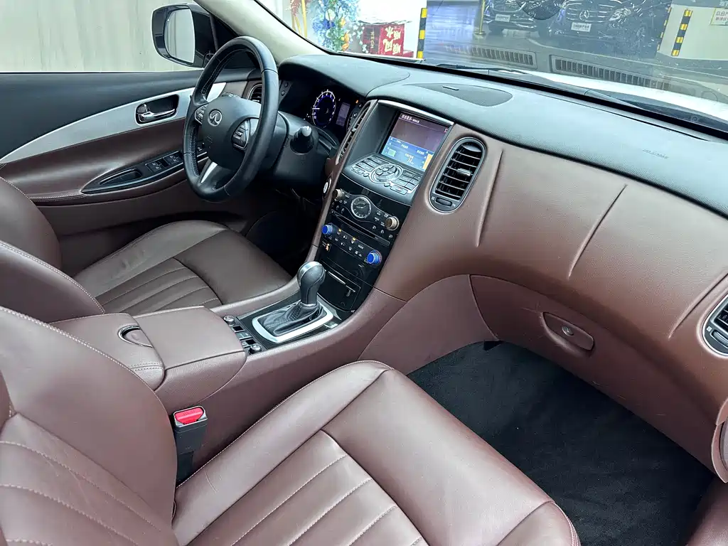 Infiniti QX50 — миниатюра 10