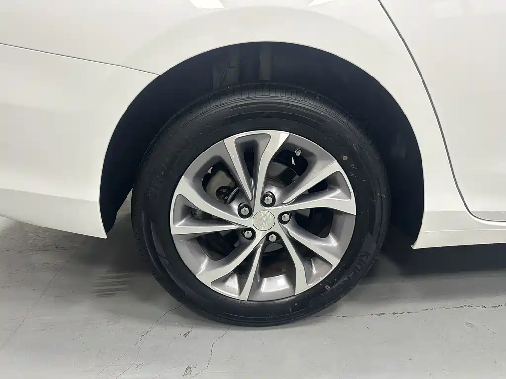 Buick Verano — миниатюра 17