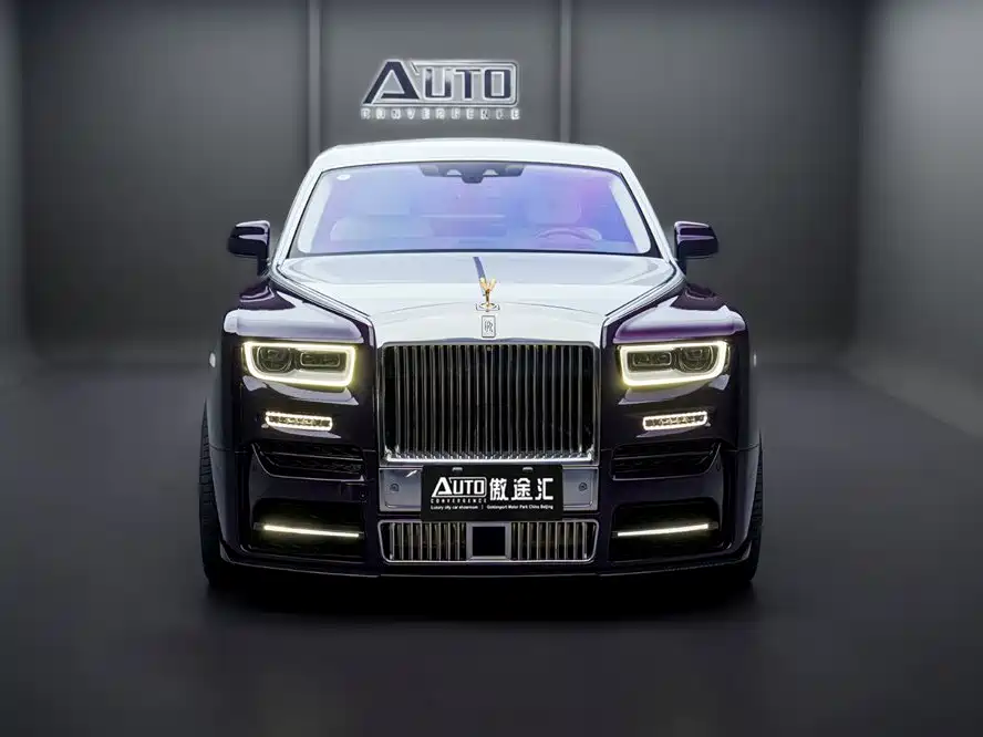Rolls-Royce Phantom 6.7T Long Wheelbase Edition, фото 2