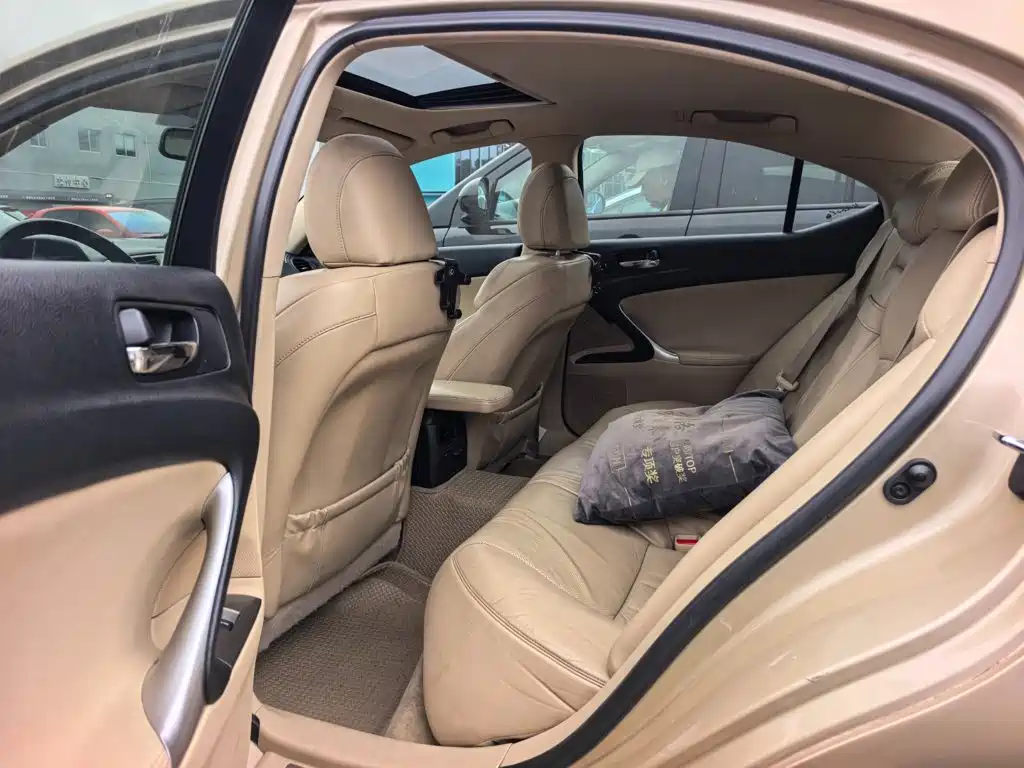 Lexus IS — миниатюра 9