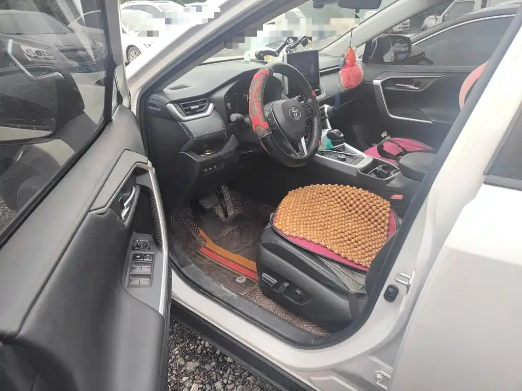 Toyota RAV4 — миниатюра 12