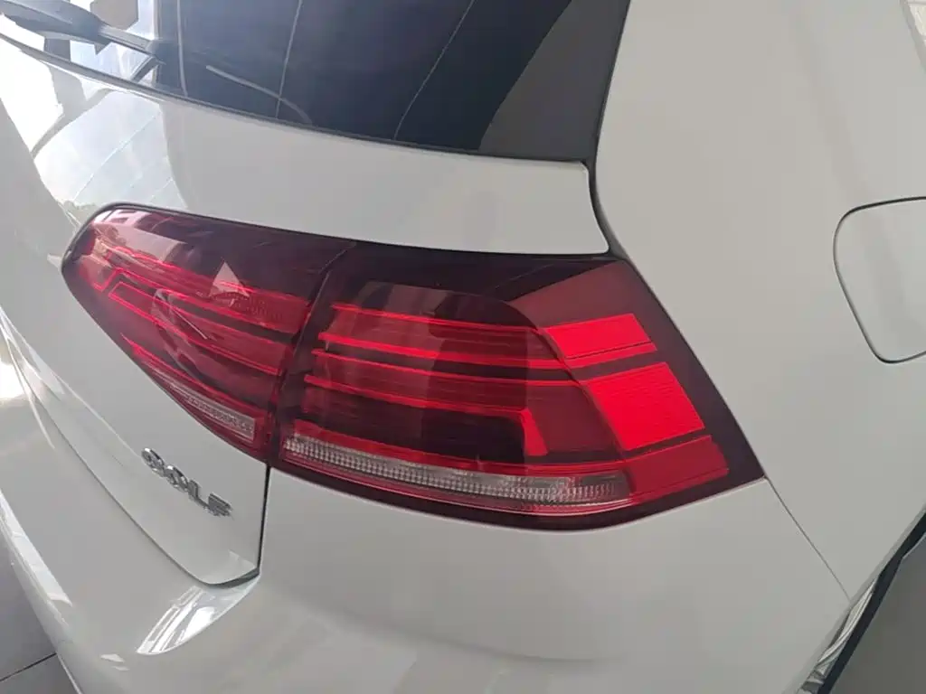 Volkswagen Golf — миниатюра 8