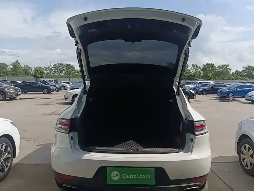 Porsche Macan — миниатюра 19