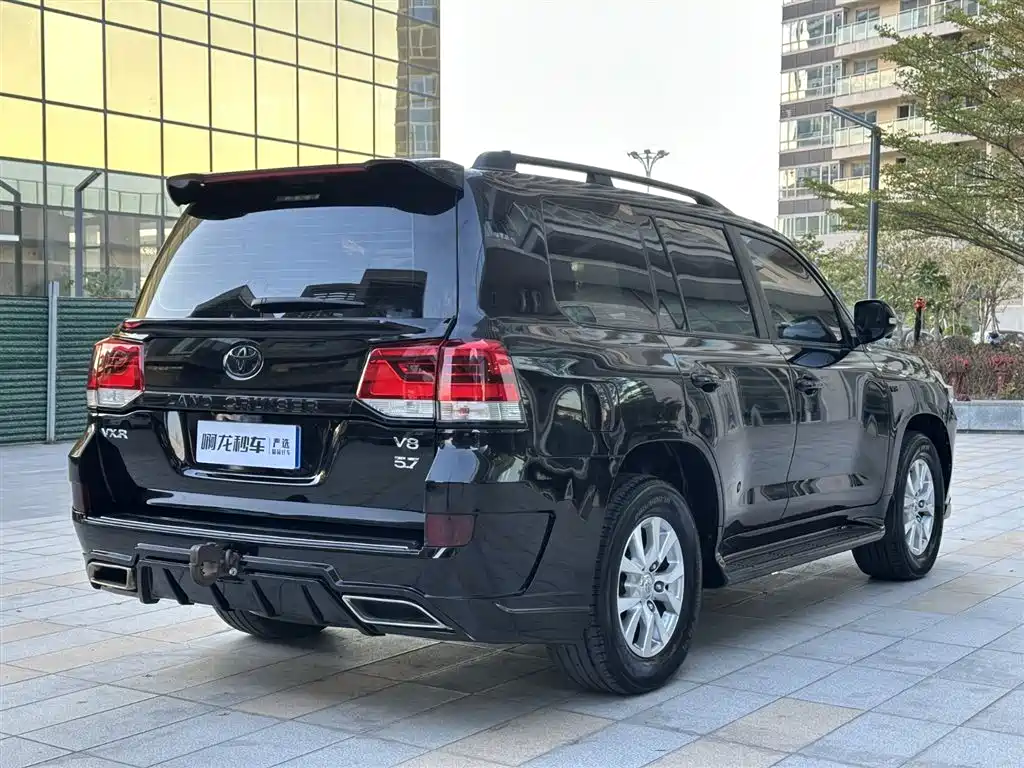 Toyota Land Cruiser 2020 5.7L
