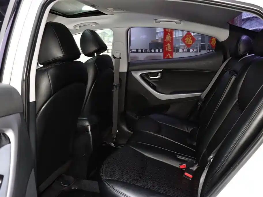 Hyundai Elantra Langdong 1.6L Auto Premium Type, фото 10
