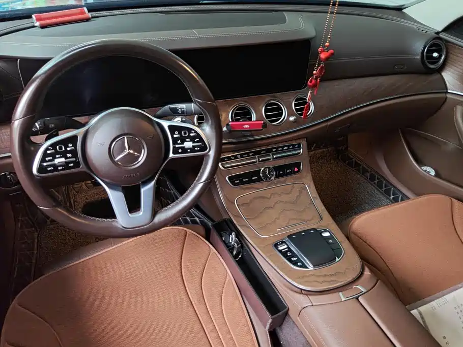 Mercedes-Benz E-Class — миниатюра 12