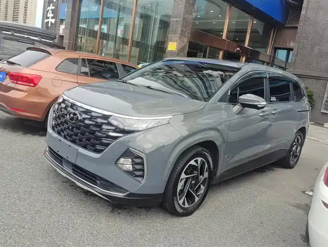 HYUNDAI KUSTU