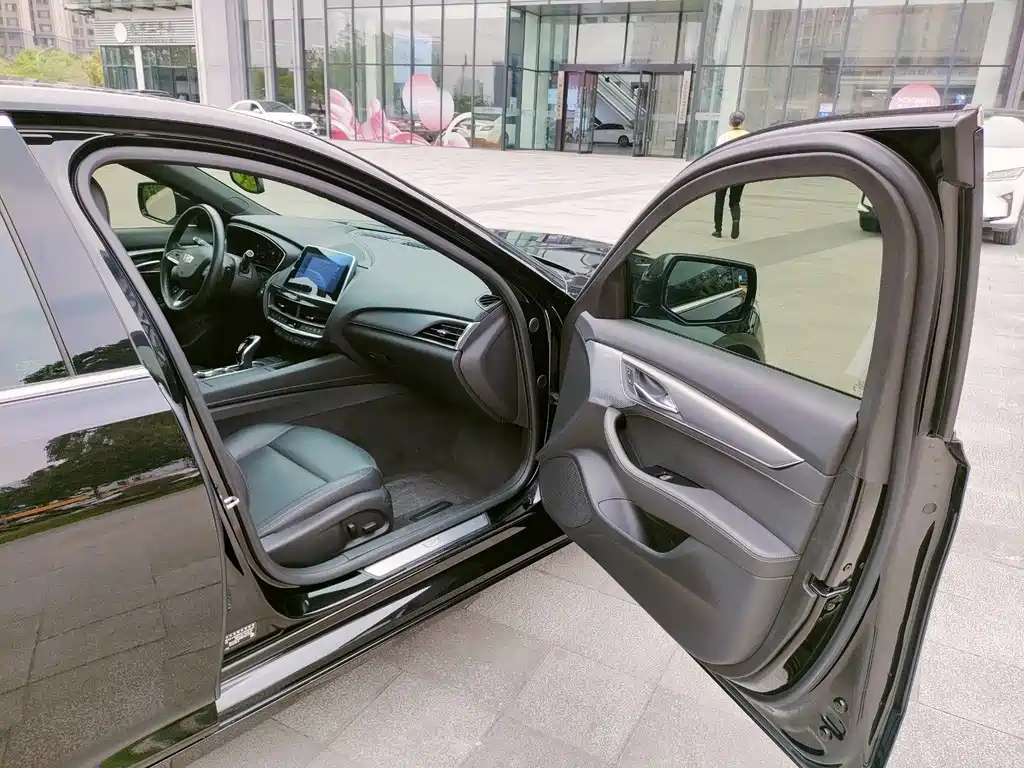 Cadillac CT5 — миниатюра 30