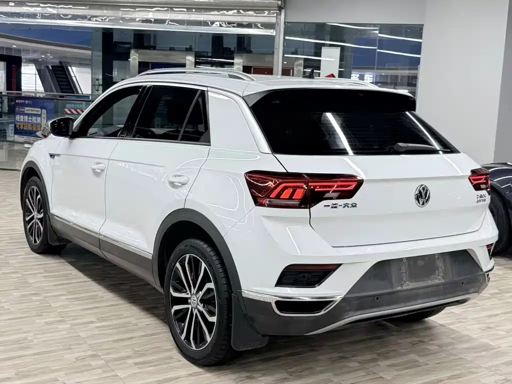 Volkswagen T-Roc — миниатюра 3