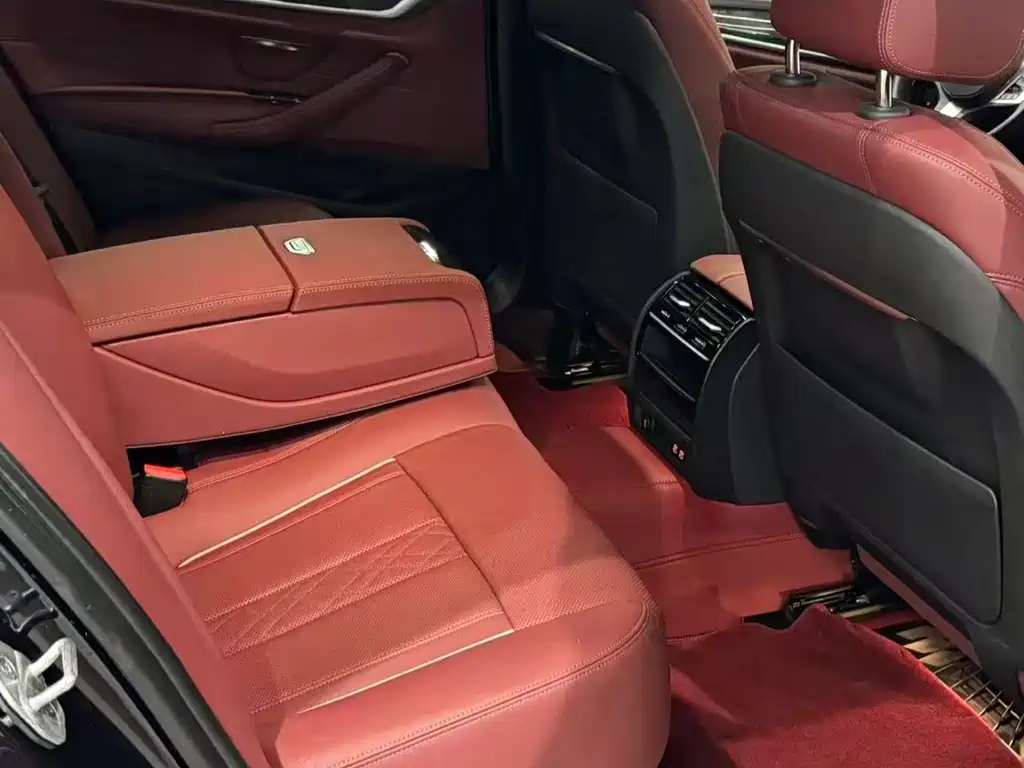BMW 5 Series — миниатюра 5