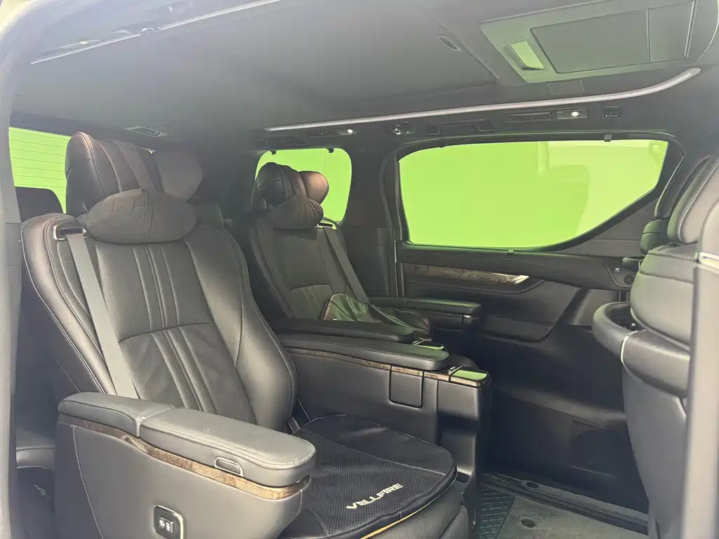 Toyota Vellfire — миниатюра 12