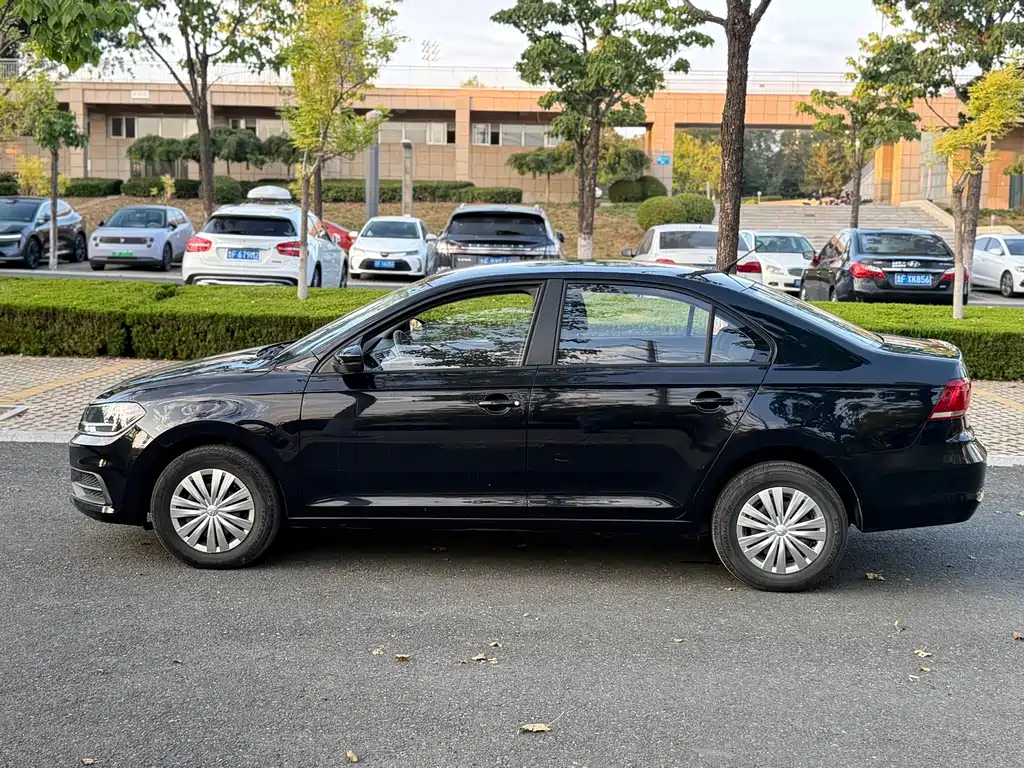 Volkswagen Santana — миниатюра 3