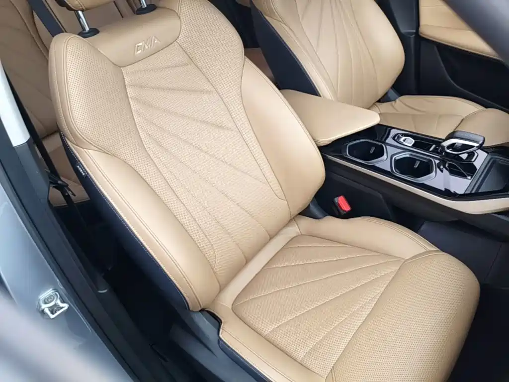 Geely Boyue L — миниатюра 25