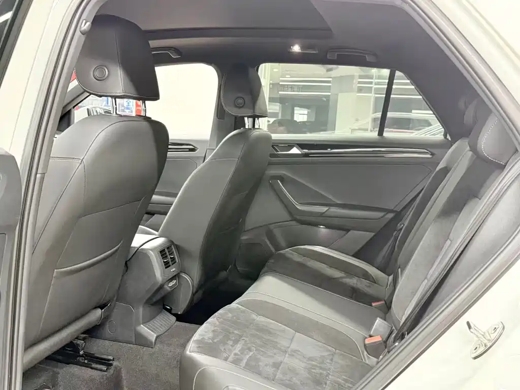 Volkswagen T-Roc — миниатюра 7