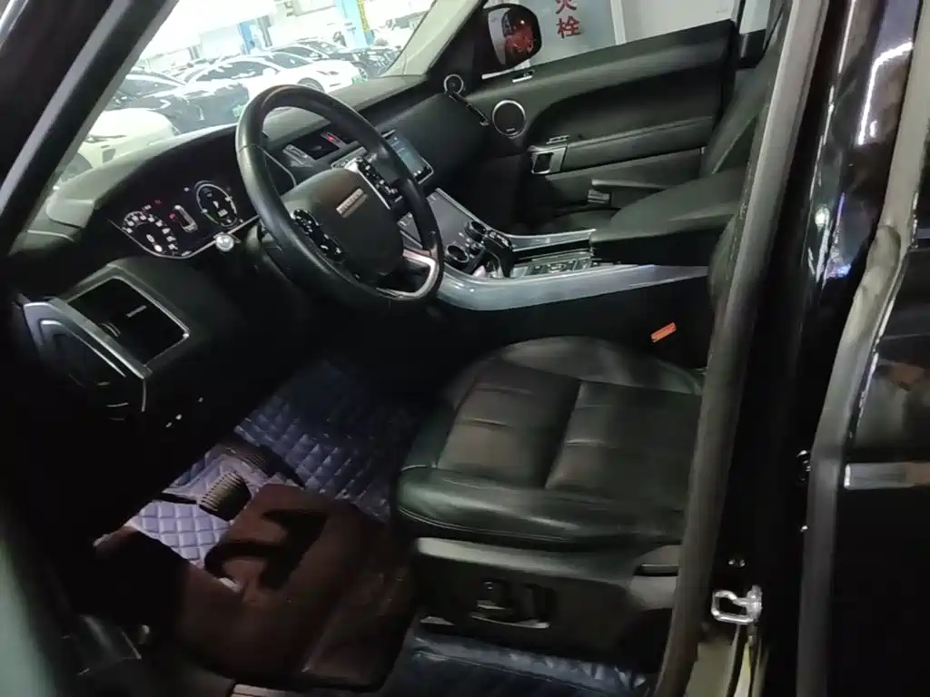 Land Rover Sport PHEV — миниатюра 15