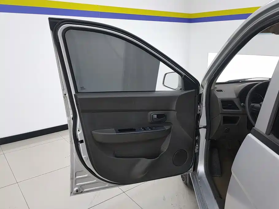Wuling Hongguang — миниатюра 7