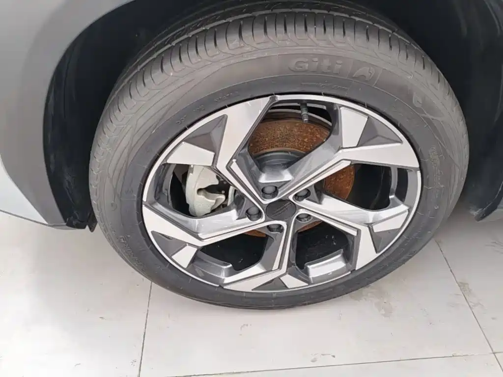 Geely Boyue L — миниатюра 23