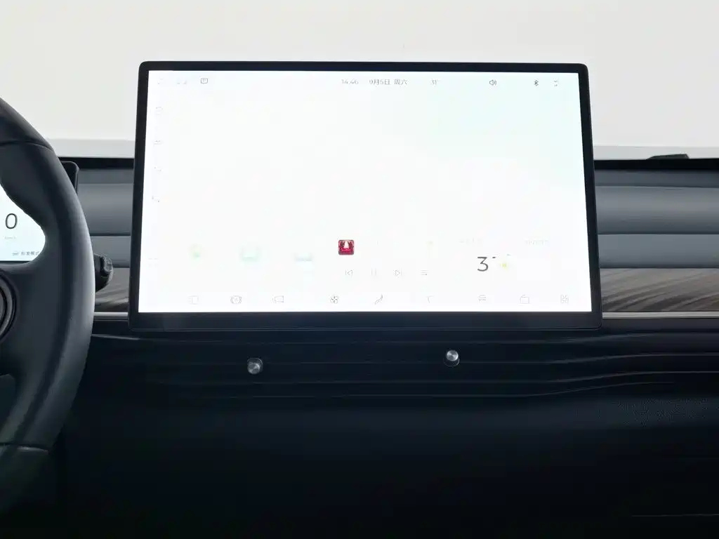 Baojun Yunduo — миниатюра 12