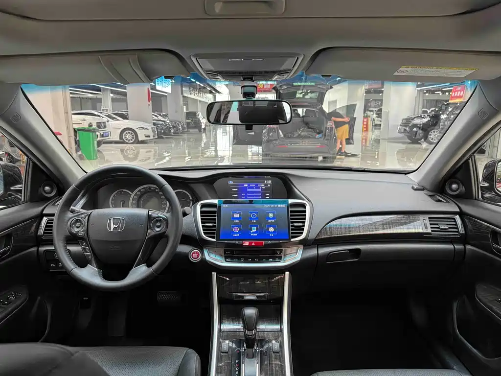 Honda Accord — миниатюра 6