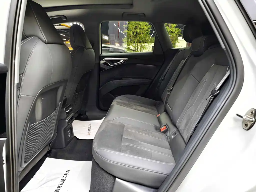 Audi Q4 e-tron — миниатюра 7