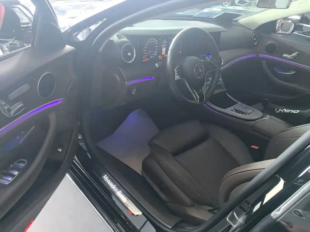 Mercedes-Benz E-Class — миниатюра 16