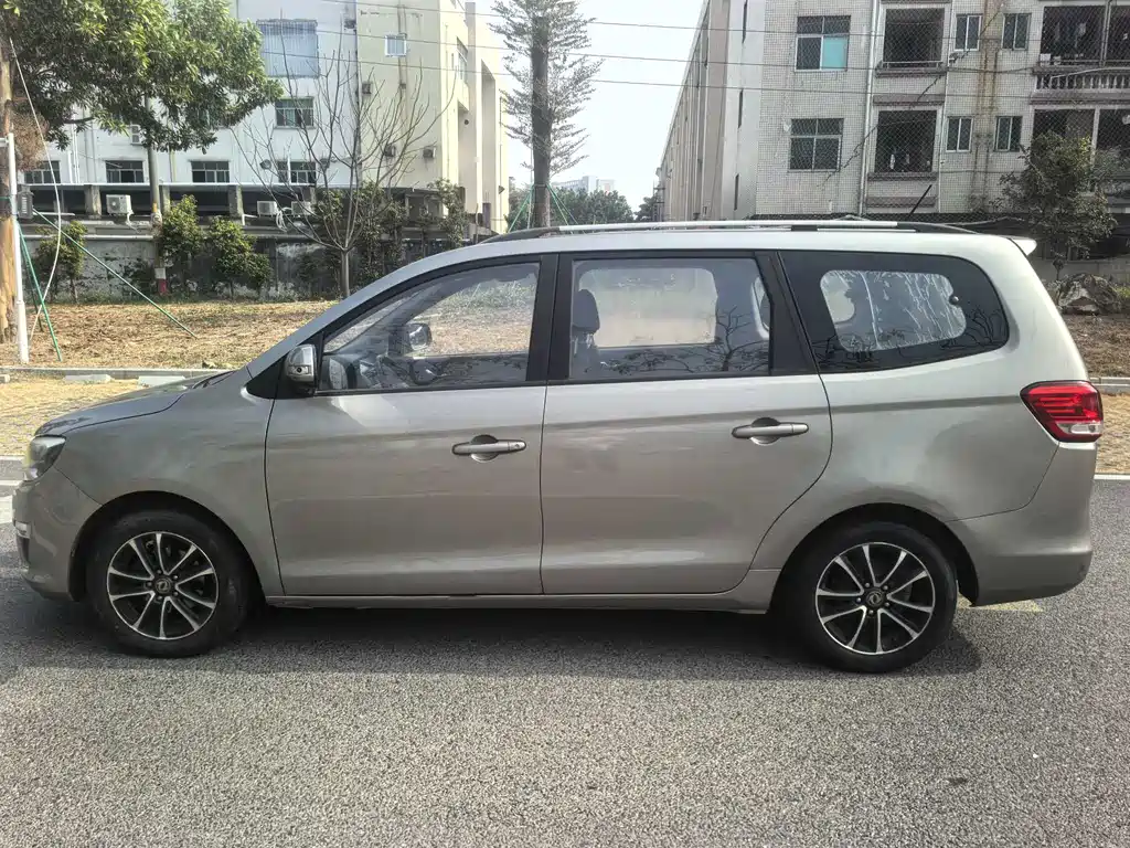 DONGFENG POPULAR S500