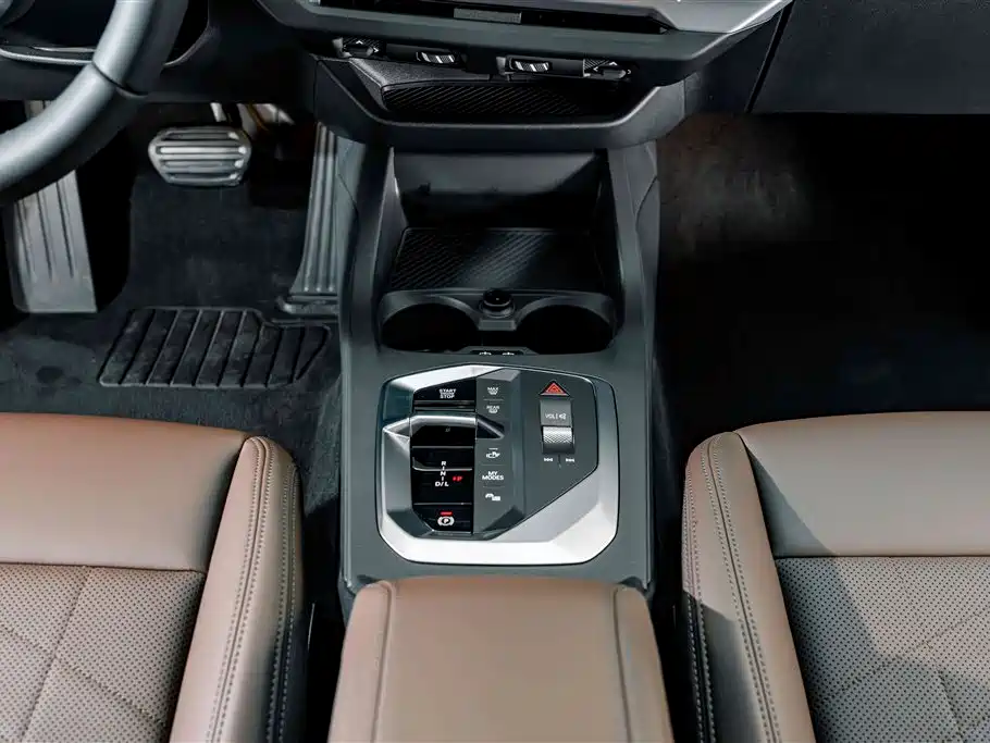 BMW 2 Series — миниатюра 11