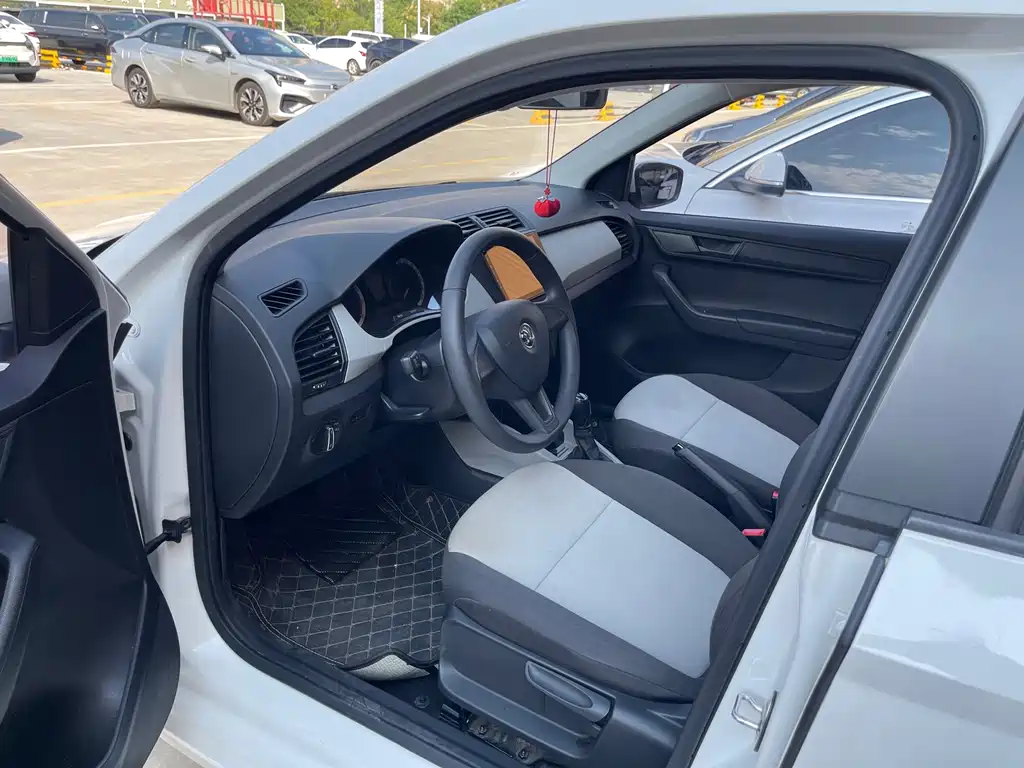 Skoda Fabia — миниатюра 14