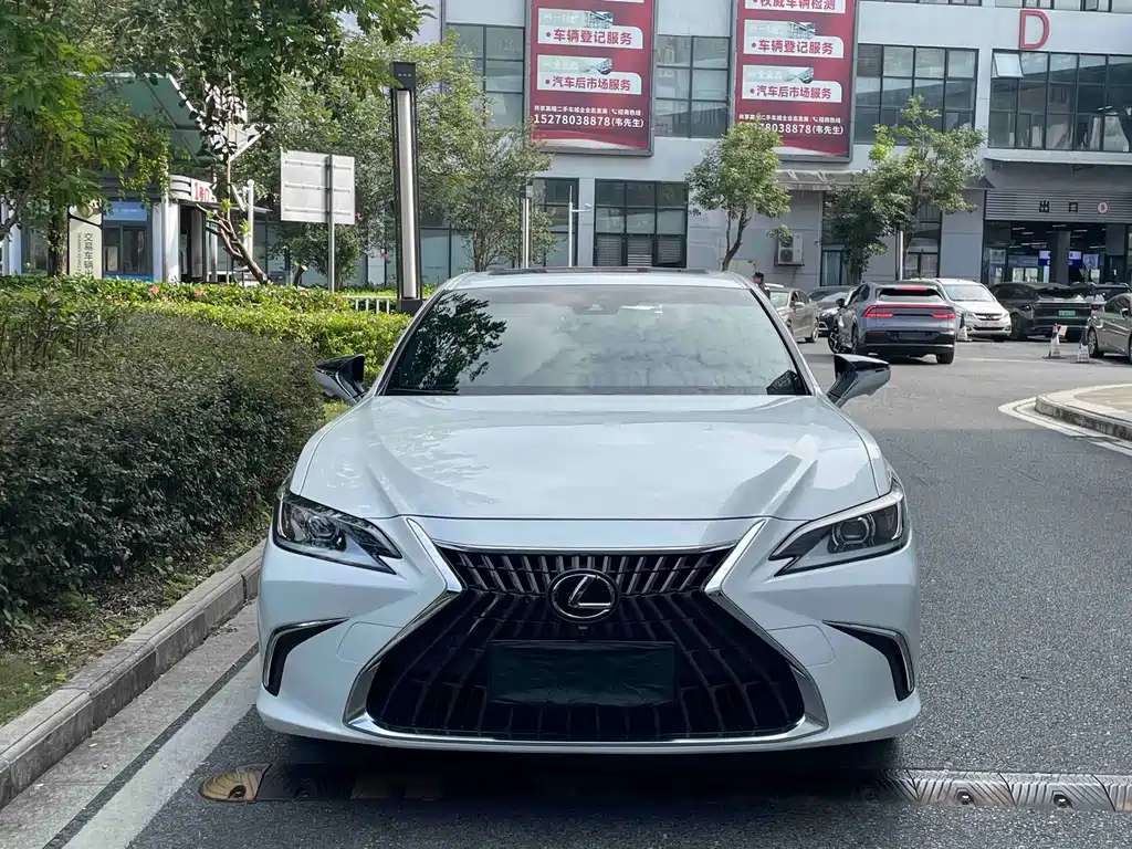 Lexus ES — миниатюра 2