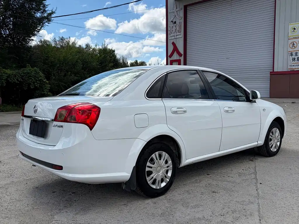 Buick Excelle — миниатюра 7