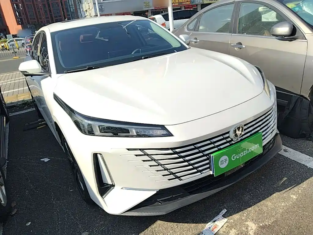 Changan Eado — миниатюра 4