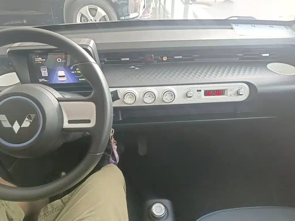 Wuling MINIEV — миниатюра 13