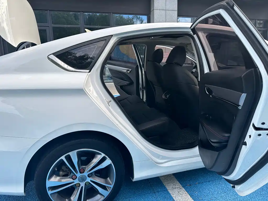 Geely Binrui — миниатюра 12