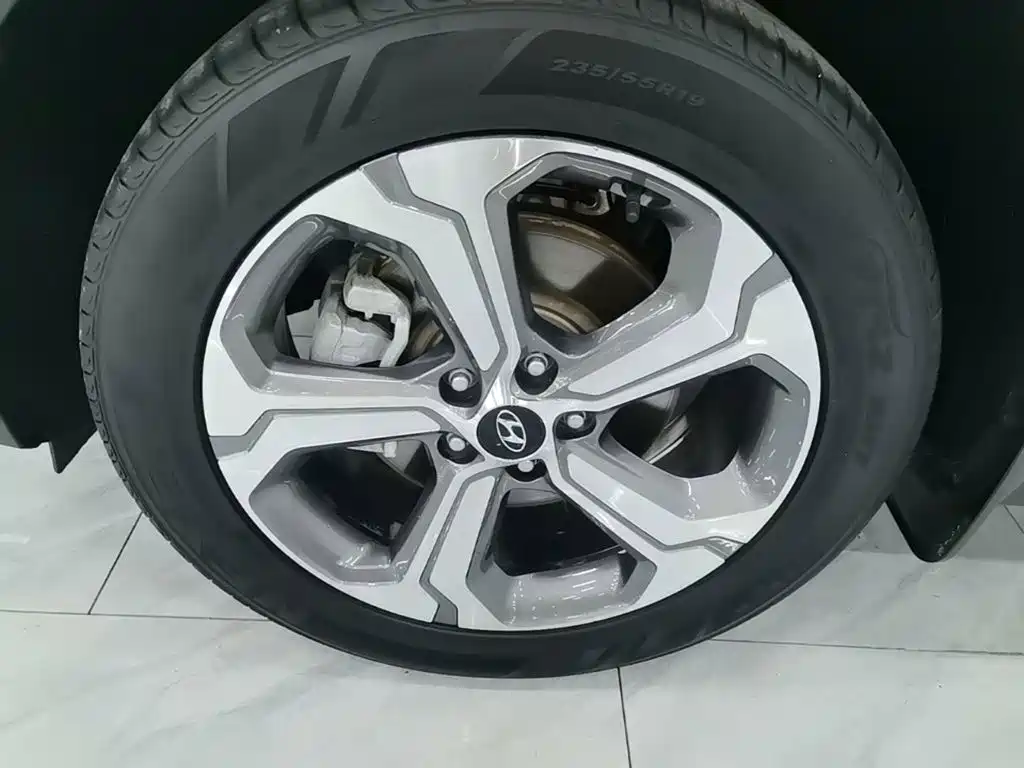Hyundai Santa Fe — миниатюра 23