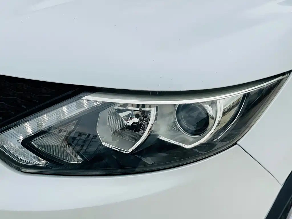 Nissan Qashqai — миниатюра 10