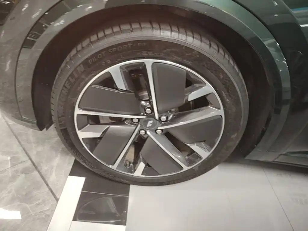 Li Auto Li L8 — миниатюра 23