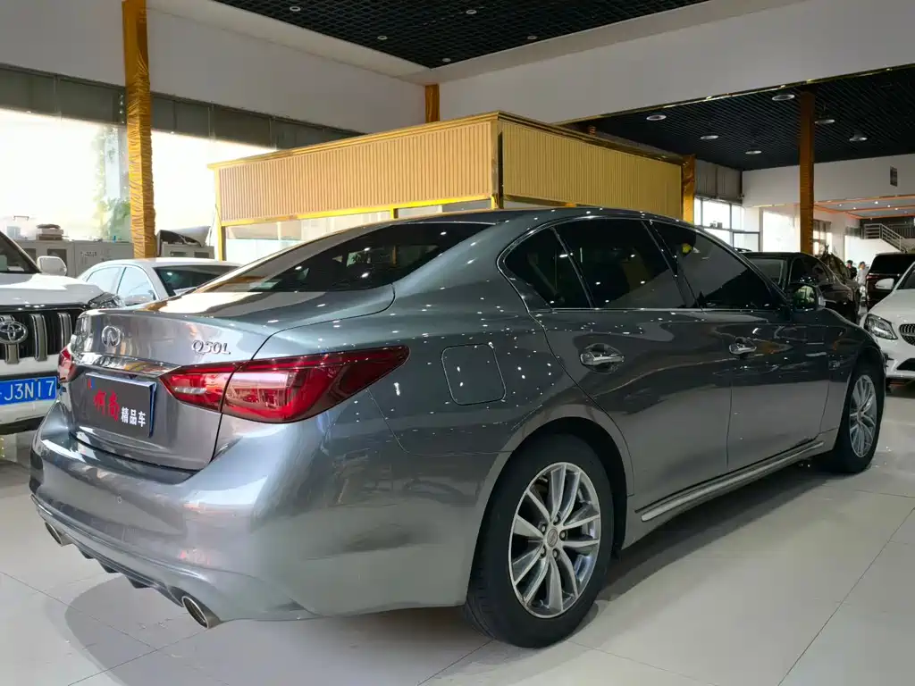 Infiniti Q50L — миниатюра 4