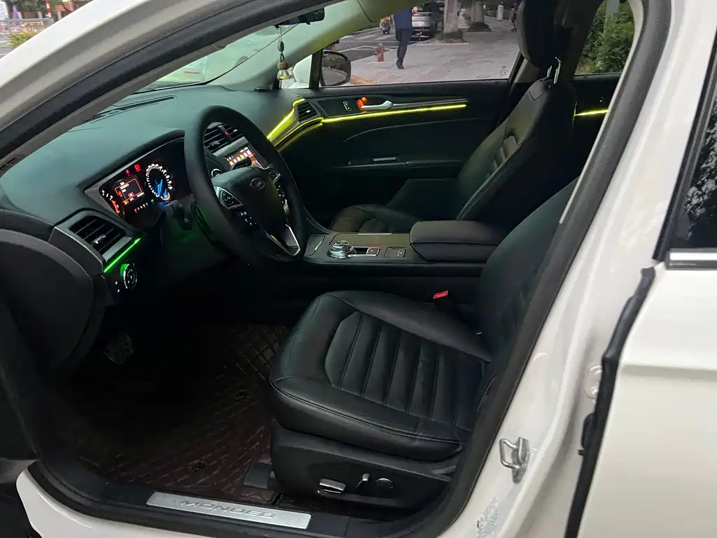 Ford Mondeo — миниатюра 9