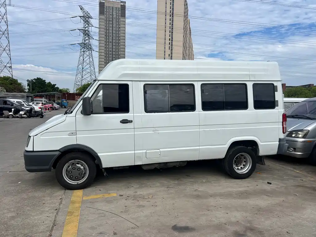 IVECO Daily — миниатюра 3