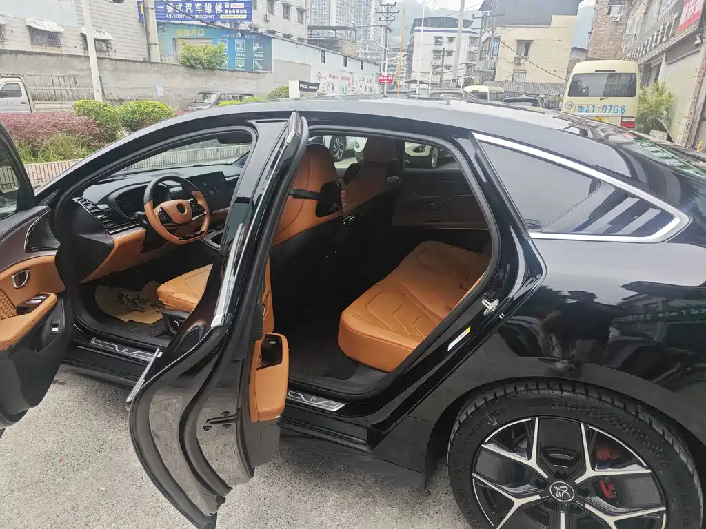 BYD Han — миниатюра 6
