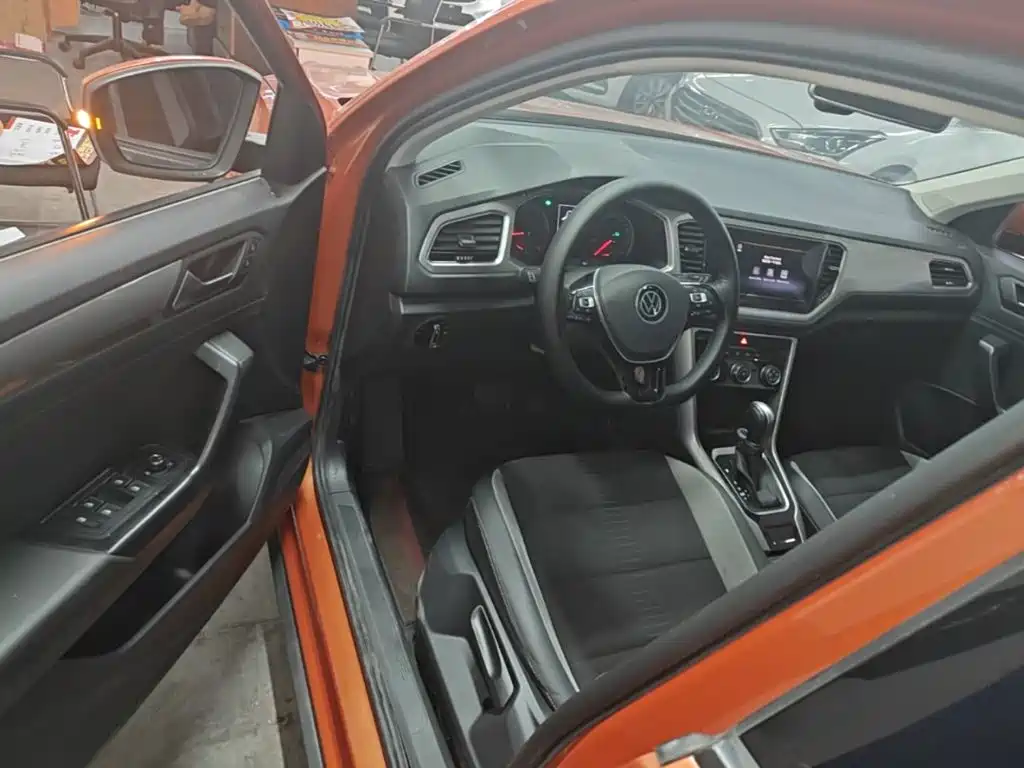 Volkswagen T-Roc — миниатюра 16
