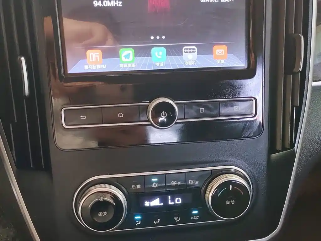 BYD MAX — миниатюра 12